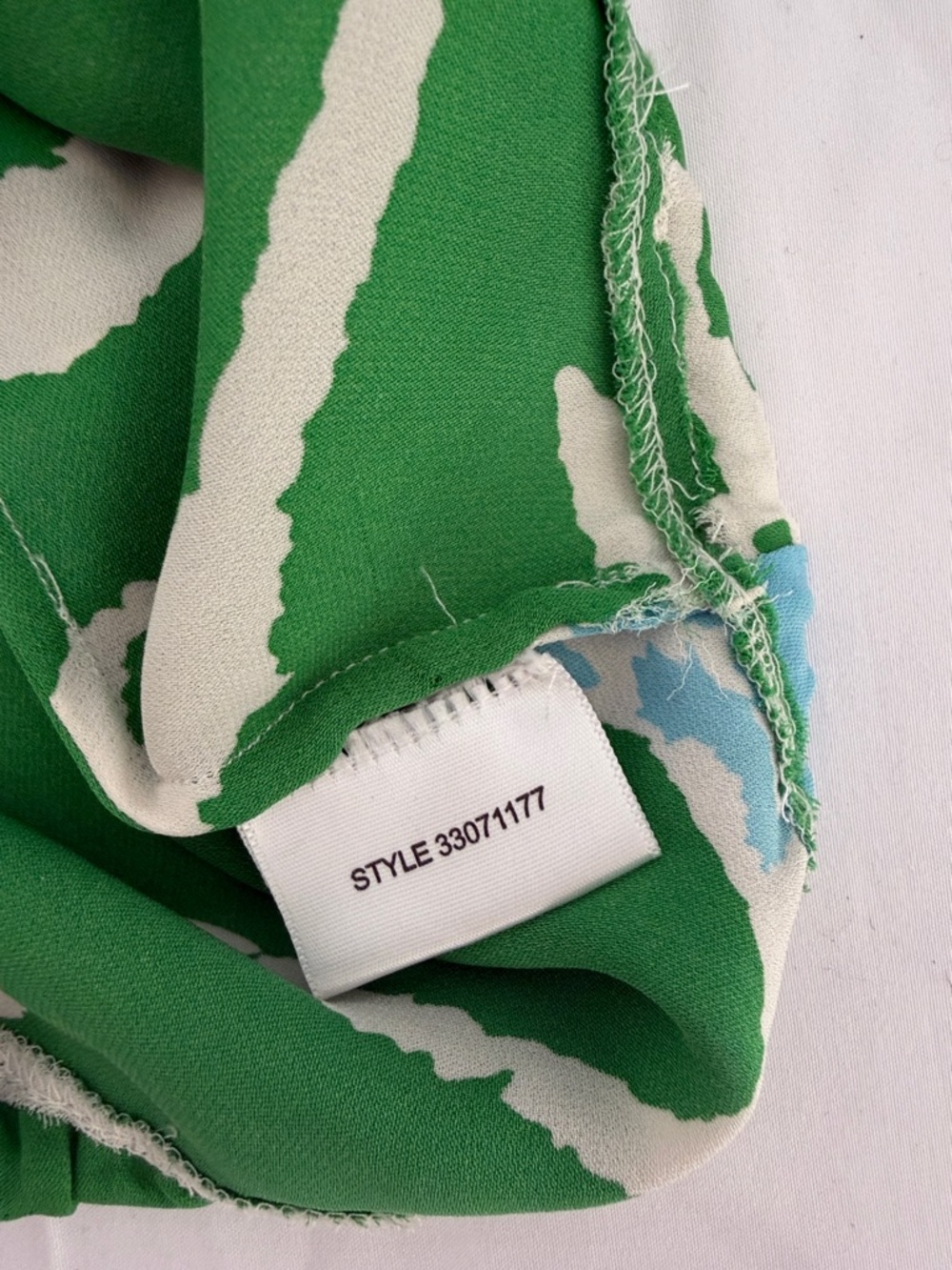 Tory Burch Size 6- Green, Sky Blue & White Print Drawstring-Sleeve Blouse - Picture 6 of 7
